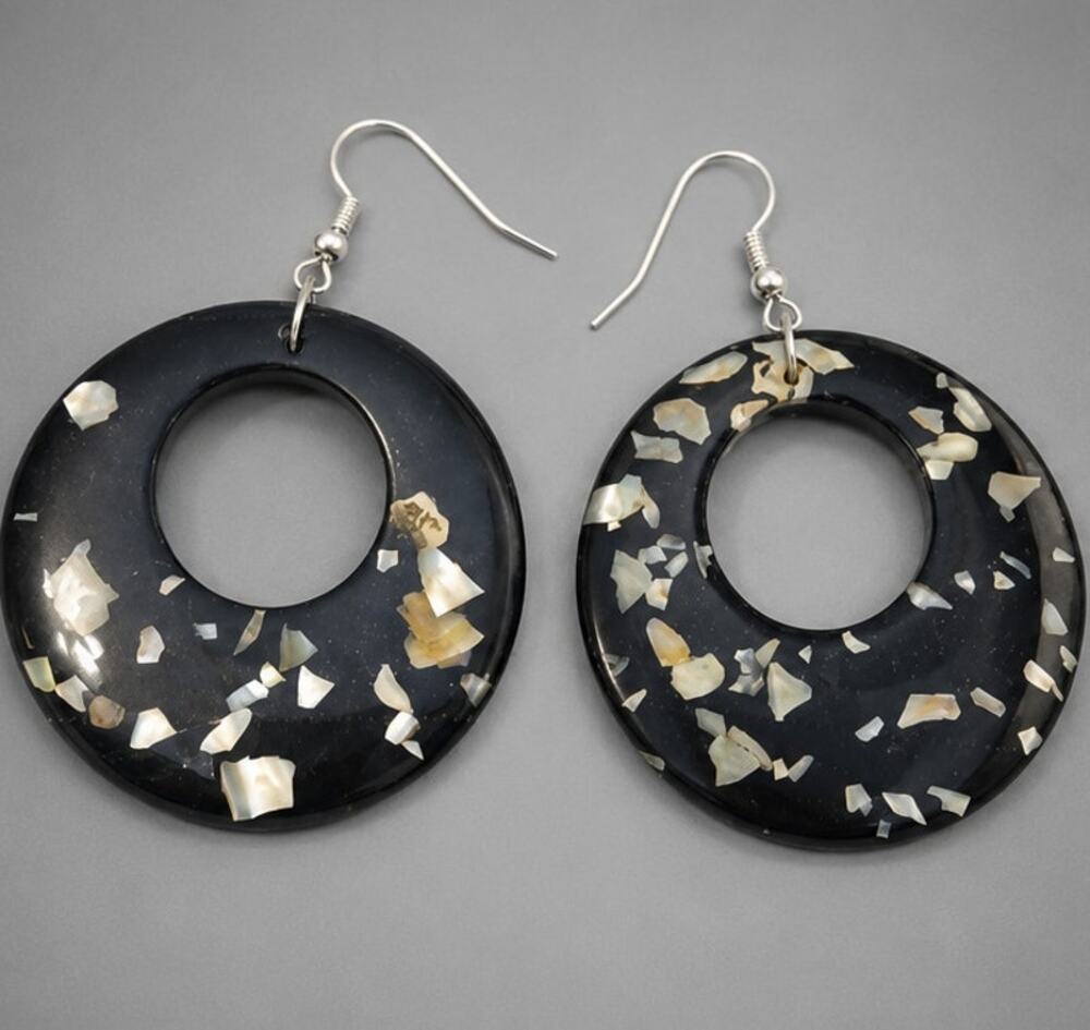 Vintage Black Lucite Pierced Earrings Embedded Shell 2.75" Long Dangle kp-23